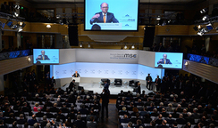 Die Münchner Sicherheitskonferenz zeigt, dass es ‚einer starken Hand von irgendwoher‘ bedarf  