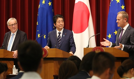 EU und Japan schließen „historisches“ Freihandelsabkommen  