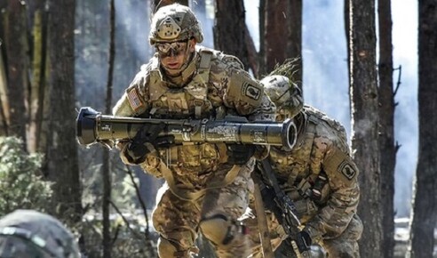 Fast die Hälfte der Deutschen wollen, dass die US. Soldaten abziehen