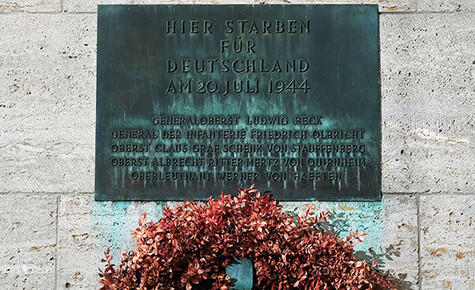 Sind die Verschwörer gegen Hitler heutzutage Helden für die Deutschen?