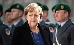 Guttenberg wirft Merkel Vernachlässigung des deutschen Militärs vor