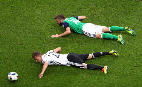 Kann man in Deutschland ohne Impfung Fußball spielen?