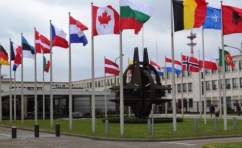 Stoltenberg fordert NATO-Mitglieder zum „Hochfahren“ der Waffenproduktion auf