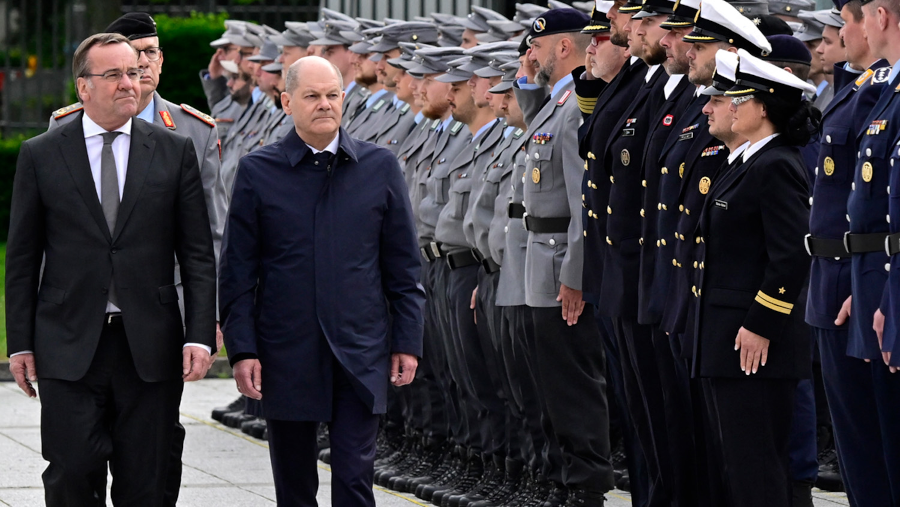 Guttenberg und ein wiederbelebter deutscher Militarismus (Artikel)