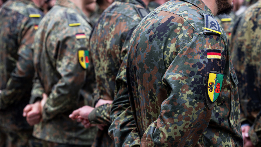 Die Bundeswehr ist hinter mir her