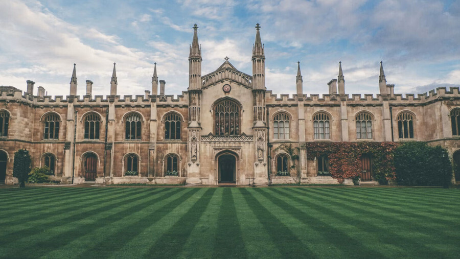 Der unglaubliche Zeitreise-Professor der Universität Cambridge
