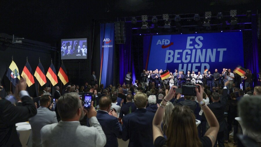 Die deutsche Demokratie am Abgrund